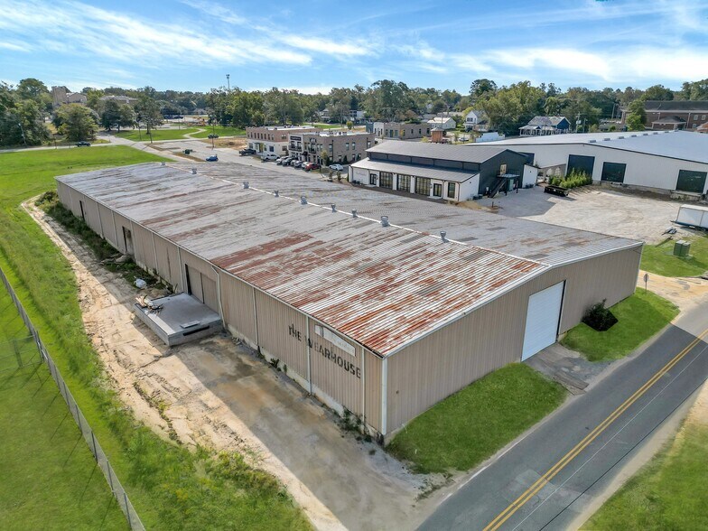 More Photos Of 40 W Cherry St, Statesboro Warehouse For Lease