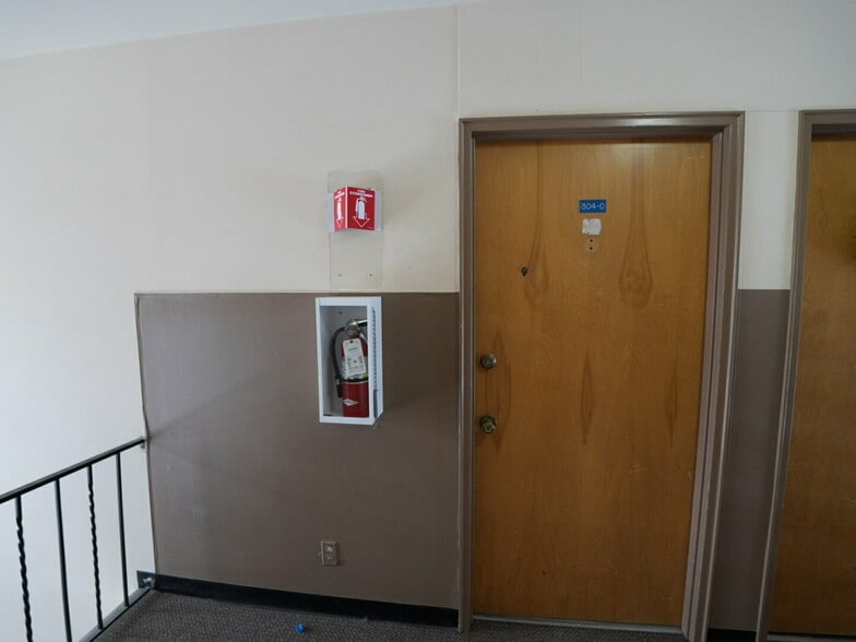 More Photos Of 311 W Highland Dr, Williston Apartments For Sale