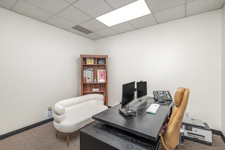 More Photos Of 2101 N Sardis Rd, Charlotte Office For Lease