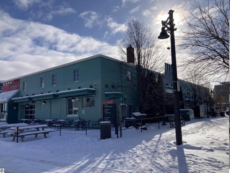 More Photos Of 221 Garland St, Traverse City Storefront Retail Office For Lease