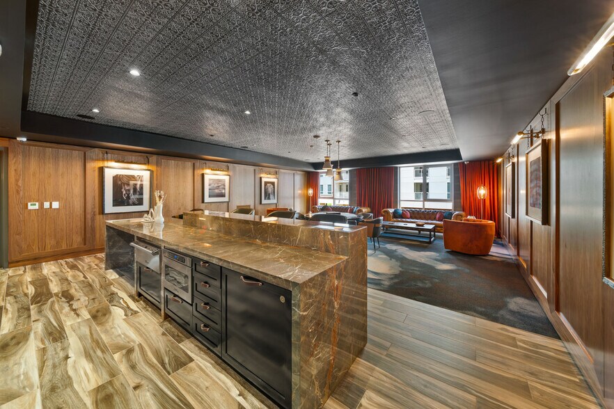 More Photos Of 585 Anton Blvd, Costa Mesa Apartments For Lease