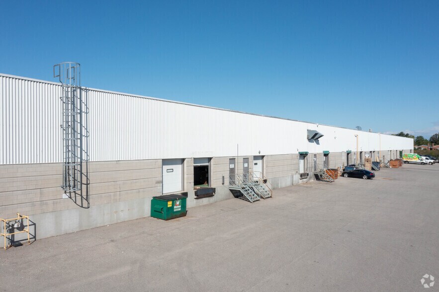 More Photos Of 220 Viceroy Rd, Vaughan Warehouse For Lease
