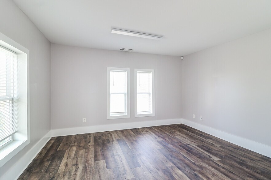 More Photos Of 104 W Candler St, Winder Medical For Sale