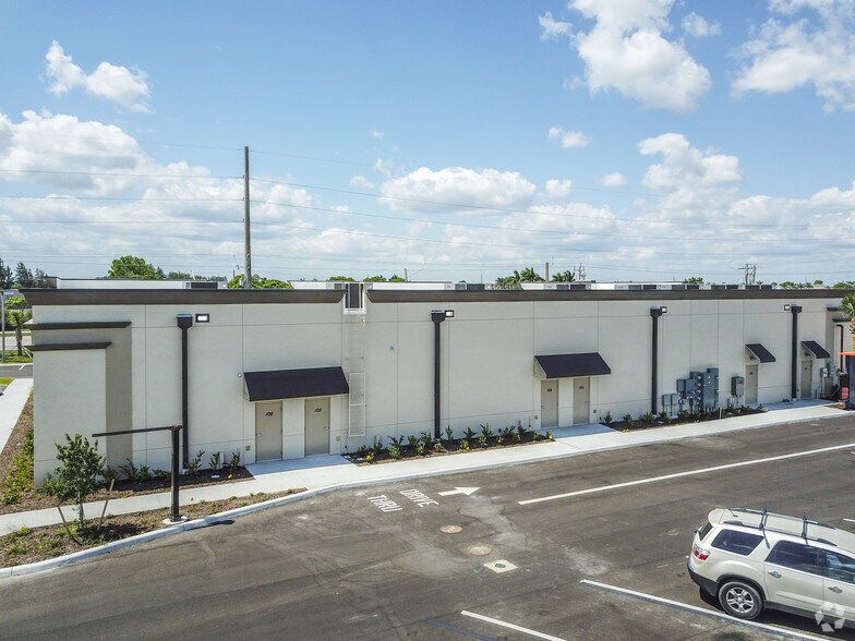 More Photos Of 700 SW Pine Island Rd, Cape Coral Unknown For Lease