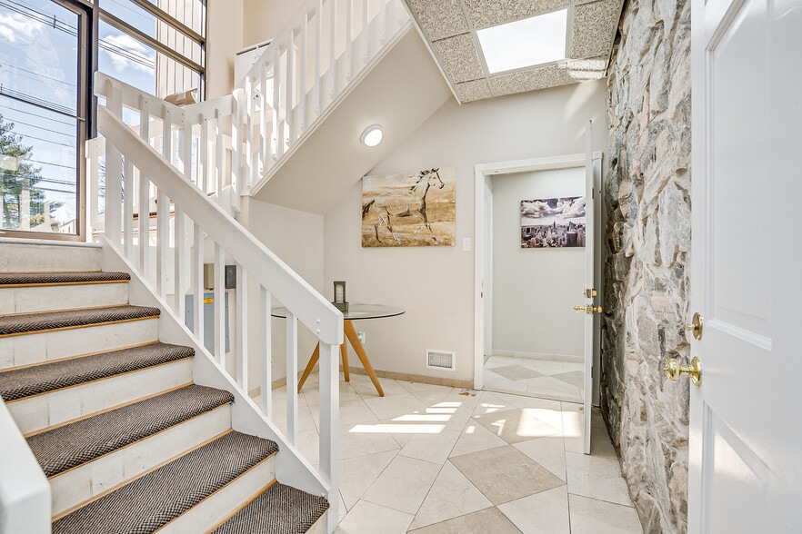 More Photos Of 894 Green St, Iselin Office For Sale