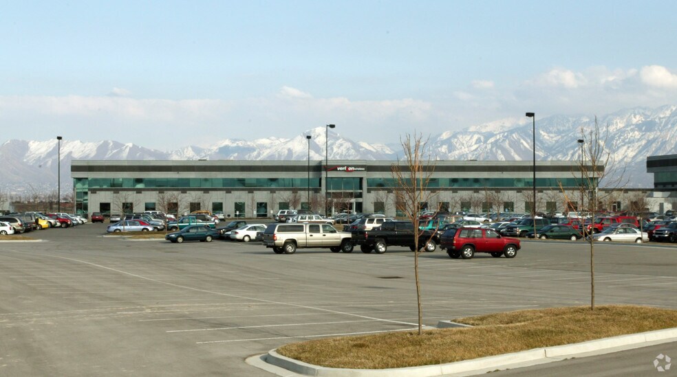 More Photos Of 2737 S Corporate Park Dr, West Valley City Office For Lease