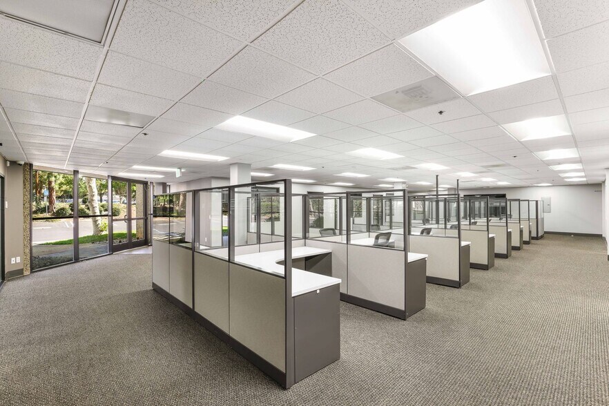 More Photos Of 3150 E Birch St, Brea Manufacturing For Sale
