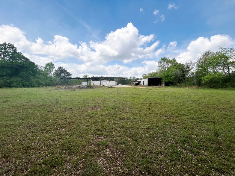 More Photos Of 378 Eastland Rd, Dothan Distribution For Sale