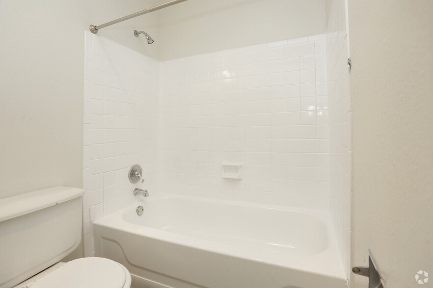 More Photos Of 2025 Jerry Murphy Rd, Pueblo Apartments For Sale