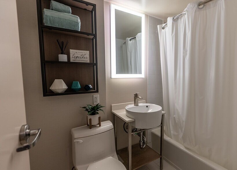 More Photos Of 101 W Fayette St, Baltimore Apartments For Sale