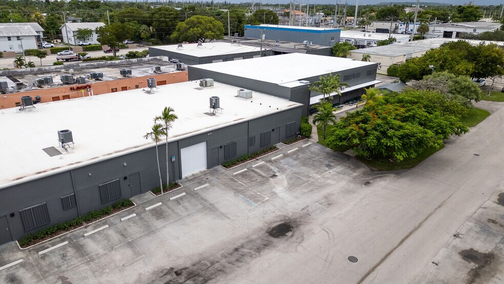 More Photos Of 44 SE 9th St, Deerfield Beach Warehouse For Sale