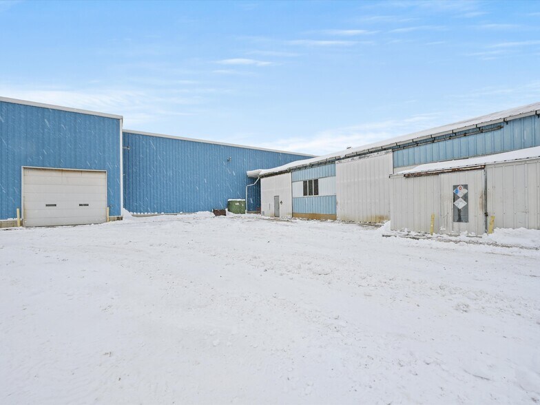 More Photos Of 6869 Columbus St, New Vienna Warehouse For Sale