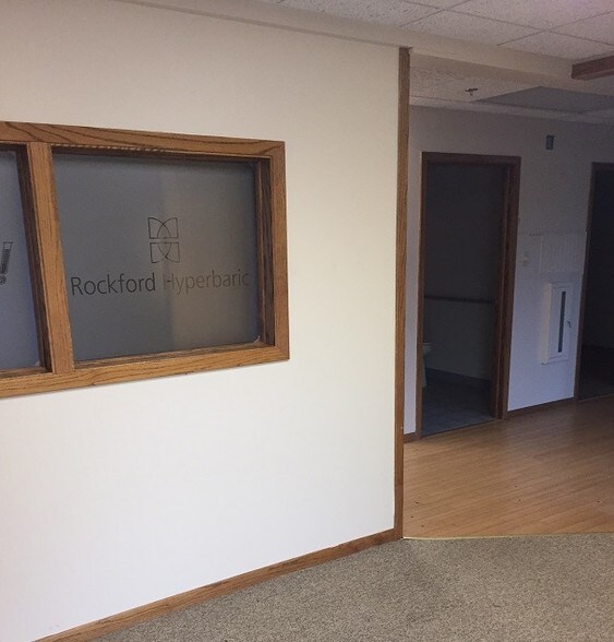 More Photos Of 4777 E State St, Rockford Medical For Sale