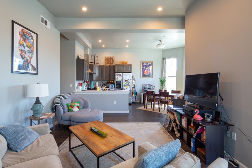 More Photos Of 350 4th St, Oakland Apartments For Lease