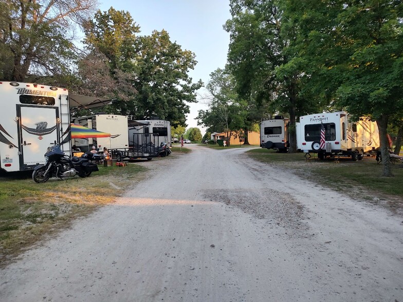 More Photos Of 755 SW Highway 54, Osceola Trailer Camper Park For Sale