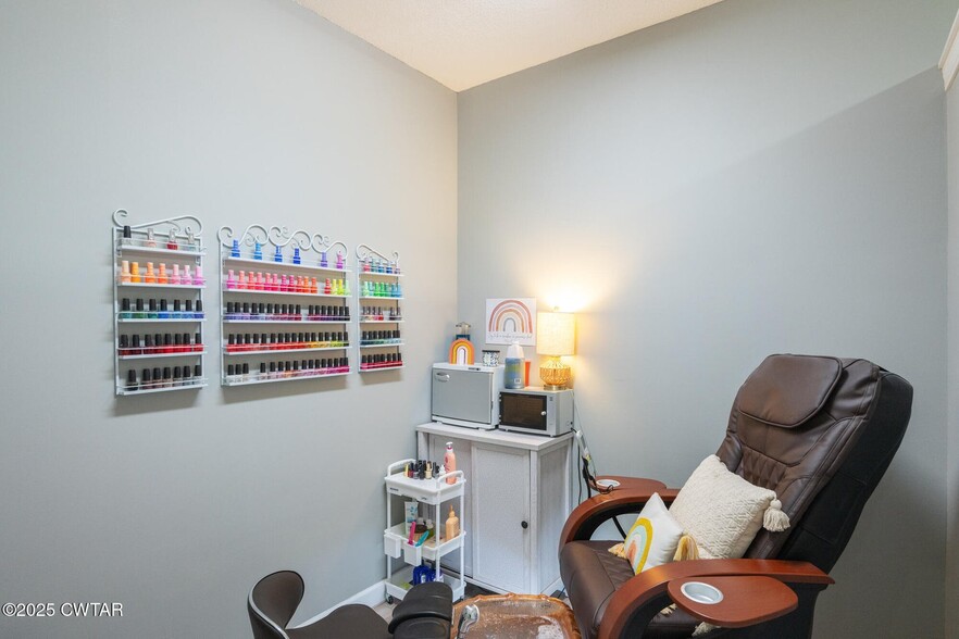 More Photos Of 777 W Church St, Lexington General Retail For Sale