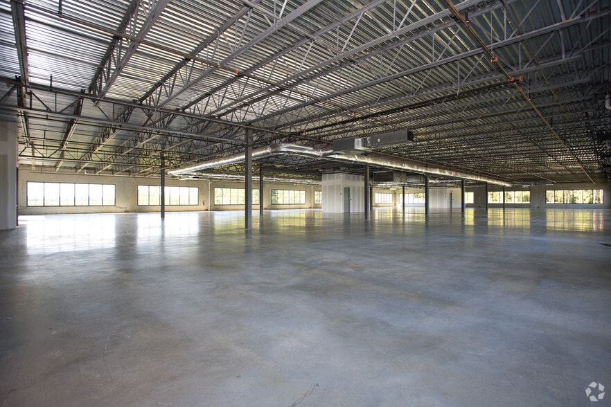 More Photos Of 1 Edison Dr, Alpharetta Unknown For Lease