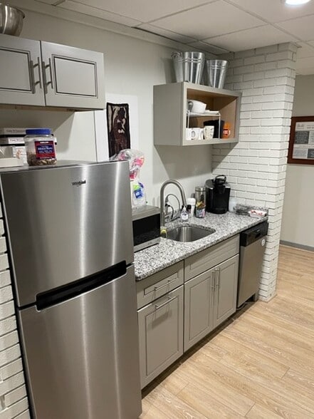 More Photos Of 333 Wade Hampton Blvd, Greenville Medical For Sale