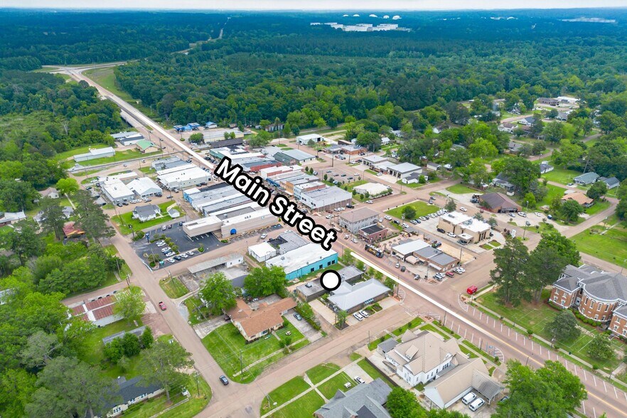 More Photos Of 309 Main St, Collins Office For Sale