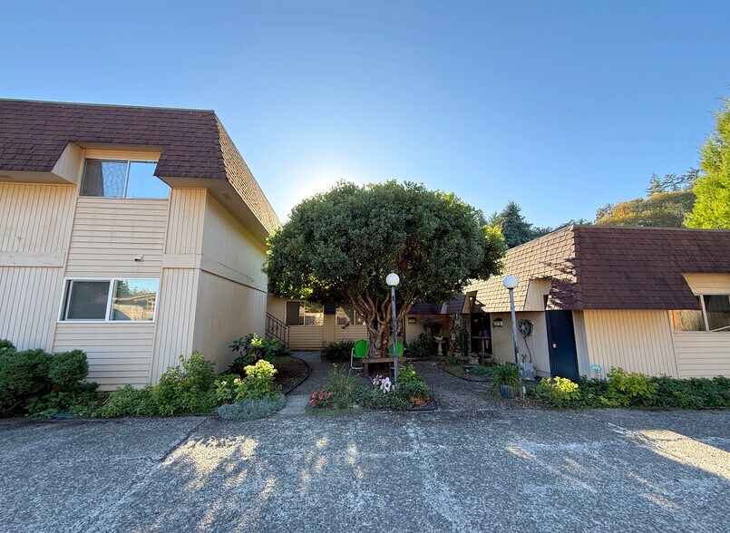 Primary Photo Of 1520-1530 7th St NW, Salem Apartments For Sale