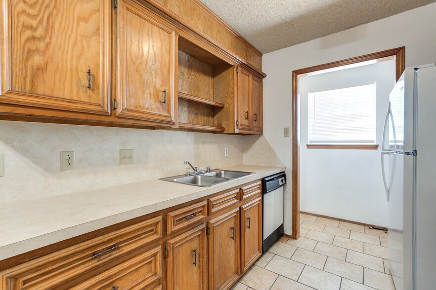 More Photos Of 7405 Waco Ave, Lubbock Apartments For Sale