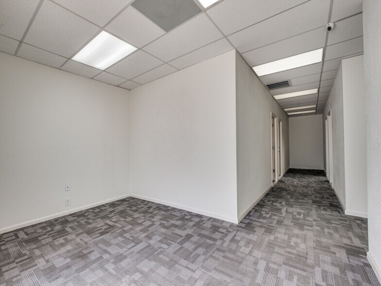 More Photos Of 1202 N Flores St, San Antonio Loft Creative Space For Sale