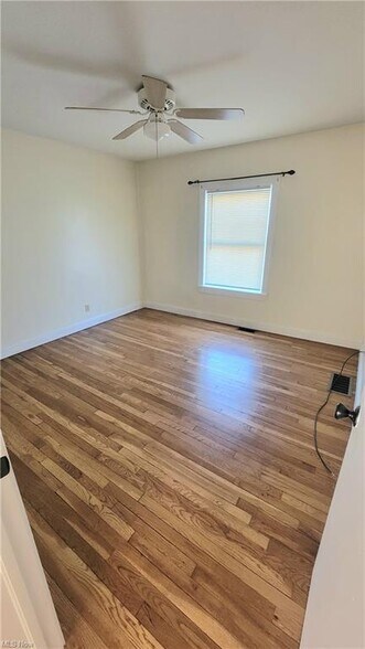 More Photos Of 3537 Liberty Ave, Vermilion Hotel For Sale