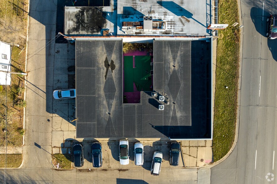 More Photos Of 13650 W 8 Mile Rd, Oak Park Office For Sale