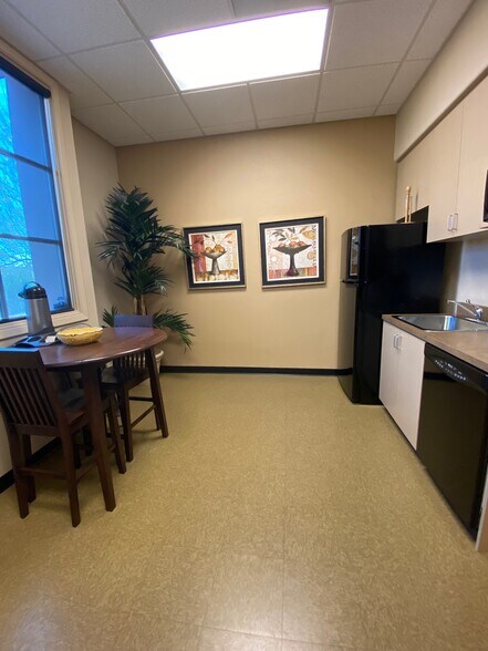 More Photos Of 1822 E Innovation Park Dr, Oro Valley Office For Sale