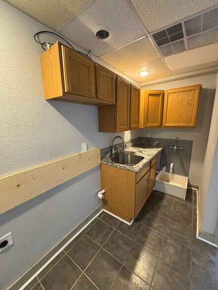 More Photos Of 218 N 2nd St, La Salle Storefront For Lease