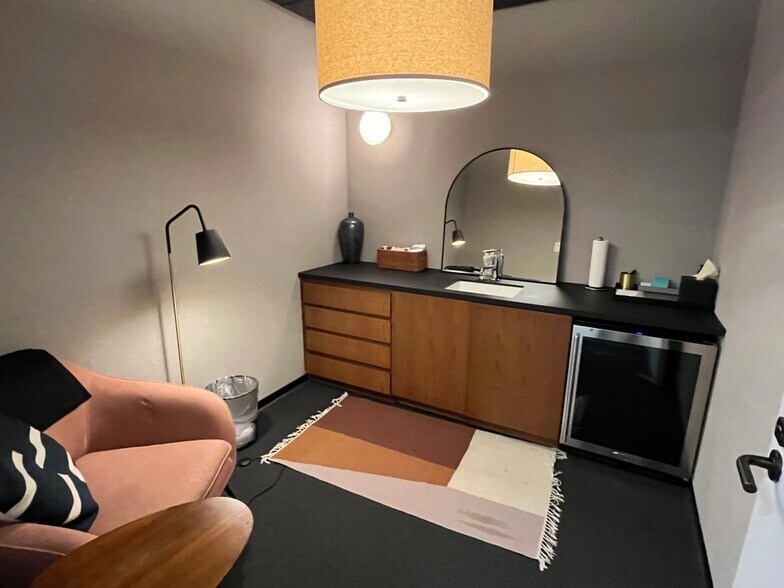 More Photos Of 22 Boston Wharf Rd, Boston Office For Lease