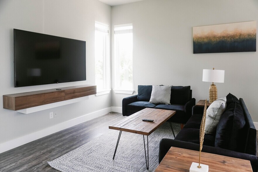 More Photos Of 4911 Alton Ave, Dallas Multifamily For Sale