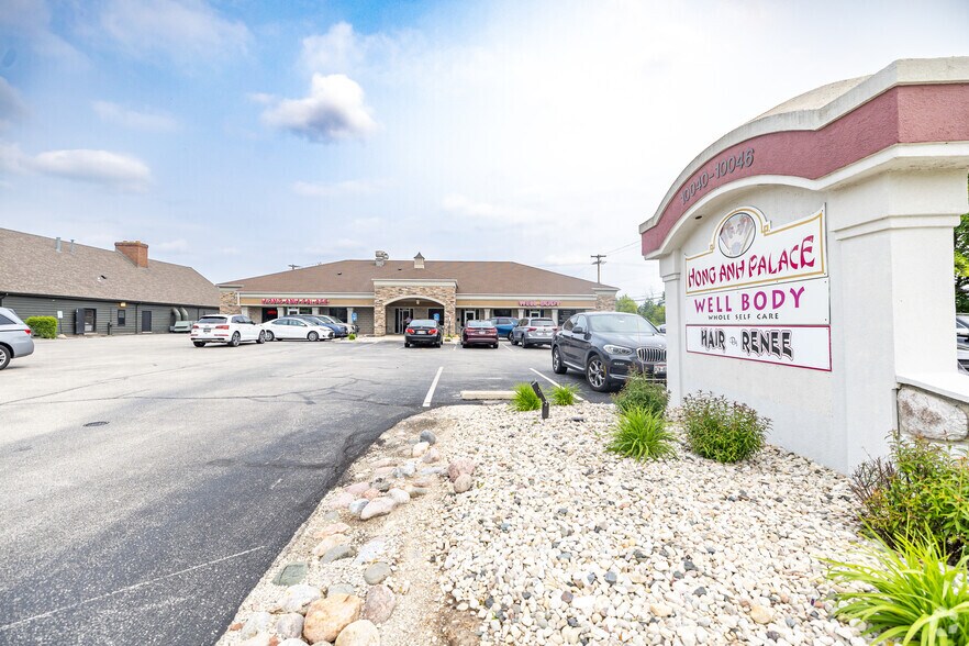 More Photos Of 10040-10046 N Port Washington Rd, Mequon Storefront Retail Office For Lease
