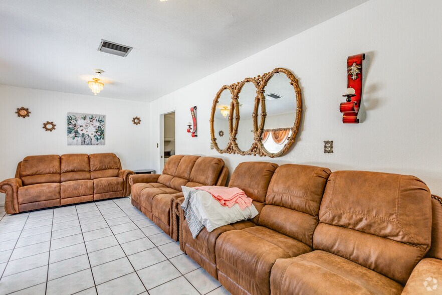 More Photos Of 6040 SE Front Rd, Belleview Assisted Living For Sale