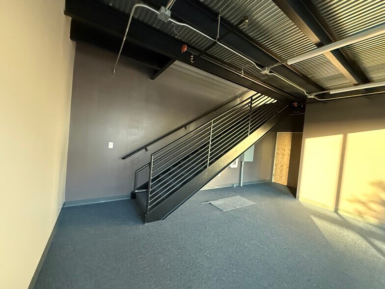 More Photos Of 2512 W Pecan St, Pflugerville General Retail For Sale