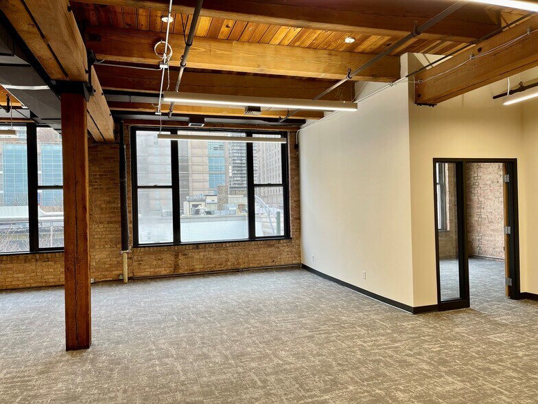 More Photos Of 11 W Illinois St, Chicago Office For Lease