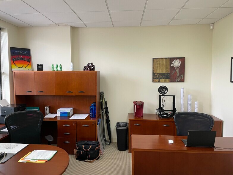 More Photos Of 1880 W Oak Pky, Marietta Loft Creative Space For Lease