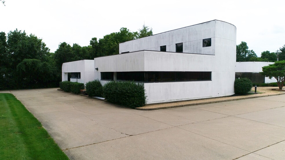 More Photos Of 10190-10198 Springfield Pike, Cincinnati Medical For Sale