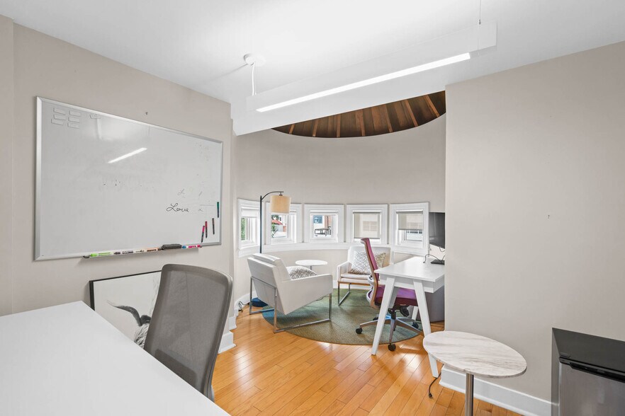 More Photos Of 2008 Hillyer Pl NW, Washington Office Residential For Sale