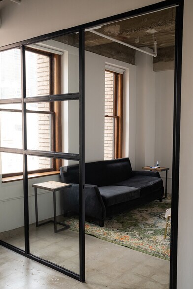 More Photos Of 742-748 S Hill St, Los Angeles Loft Creative Space For Lease
