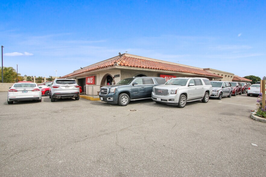 More Photos Of 4200 Campus Dr, Newport Beach Freestanding For Lease