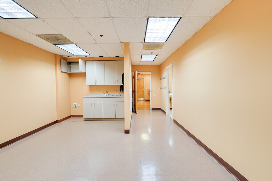 More Photos Of 604 Solarex Ct, Frederick Medical For Lease