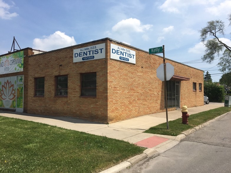 Primary Photo Of 19150 Kelly Rd, Detroit Office For Sale