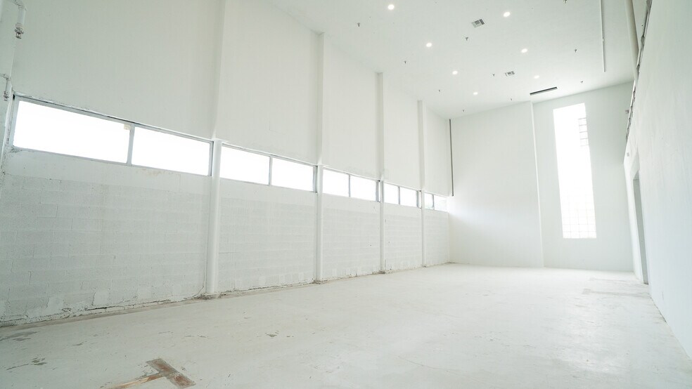 More Photos Of 2534 N Miami Ave, Miami Office For Sale