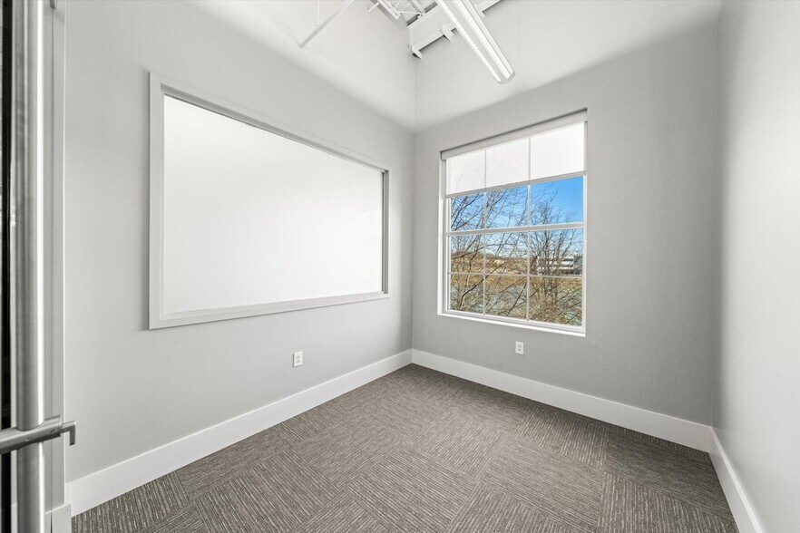 More Photos Of 2099 Thunderhead Rd, Knoxville Loft Creative Space For Sale