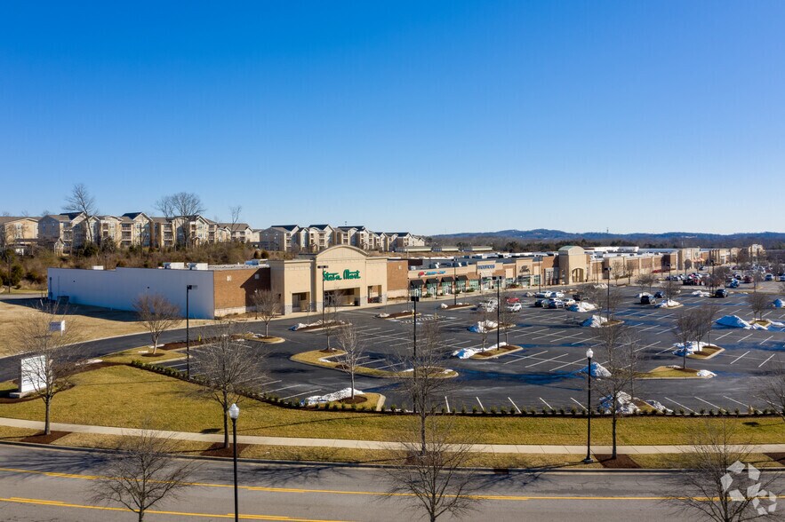 More Photos Of 1010-1038 Glenbrook Way, Hendersonville Unknown For Lease
