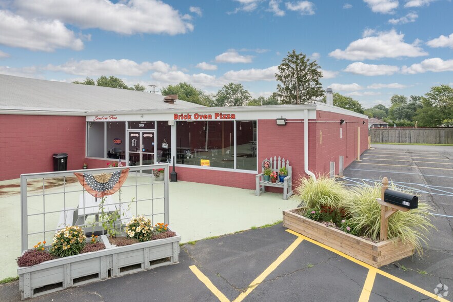 More Photos Of 3817 Oberlin Ave, Lorain Convenience Store For Sale