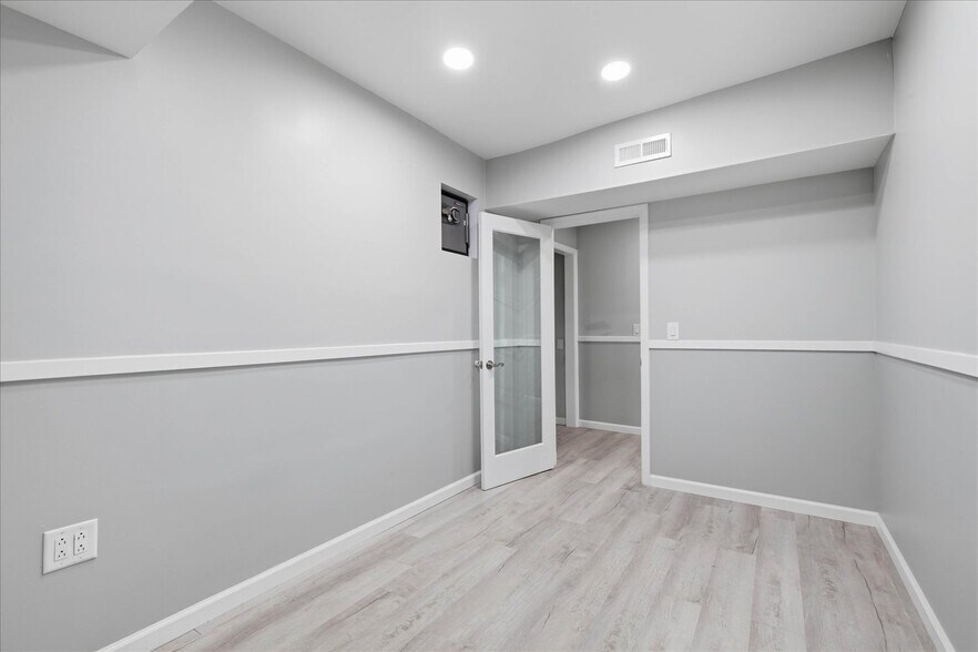More Photos Of 641 S Prince St, Lancaster Storefront For Sale