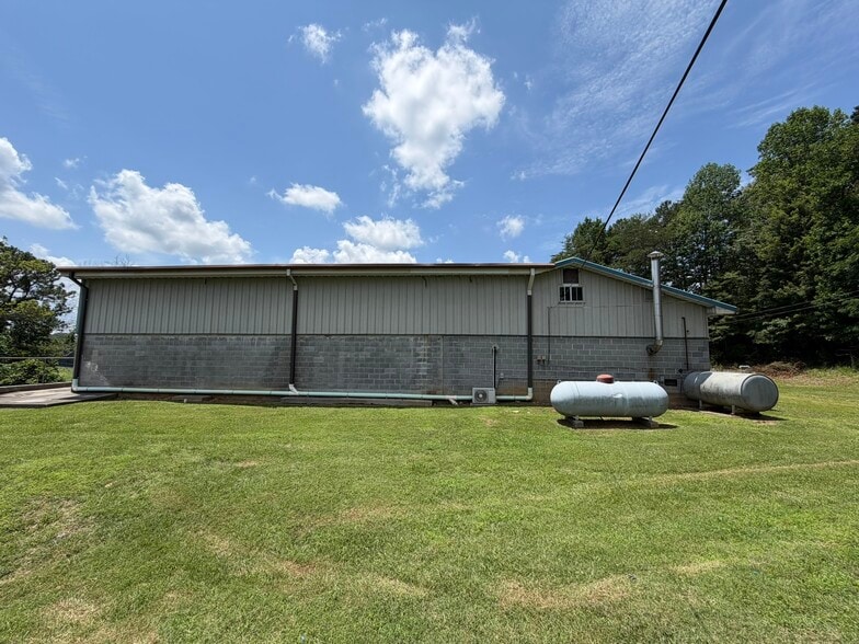 More Photos Of 8431 Maynardville Pike, Knoxville Warehouse For Sale
