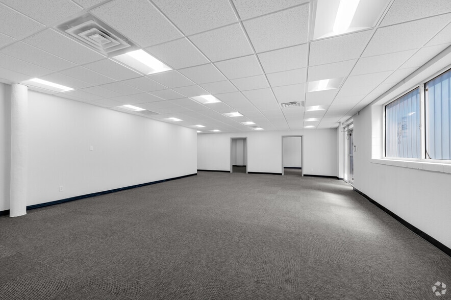 More Photos Of 3441 Halifax St, Dallas Unknown For Lease